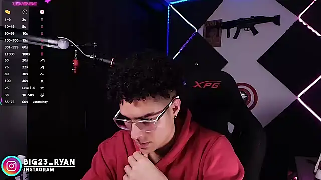 bigryann23's Live XXX Chat