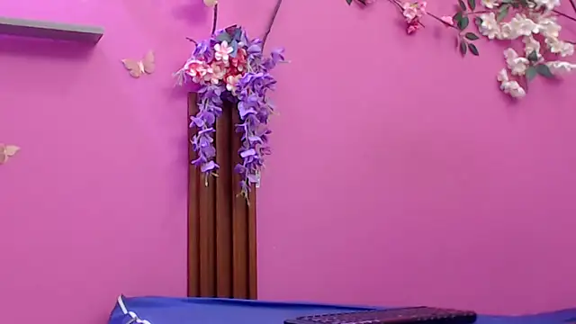 skinnybarbie022 即時 XXX 聊天