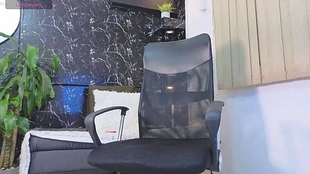 MR_EITHANn Live XXX chat