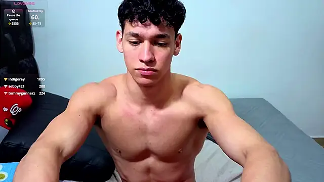 دردشة Luke_Muscle الجنسية المباشرة