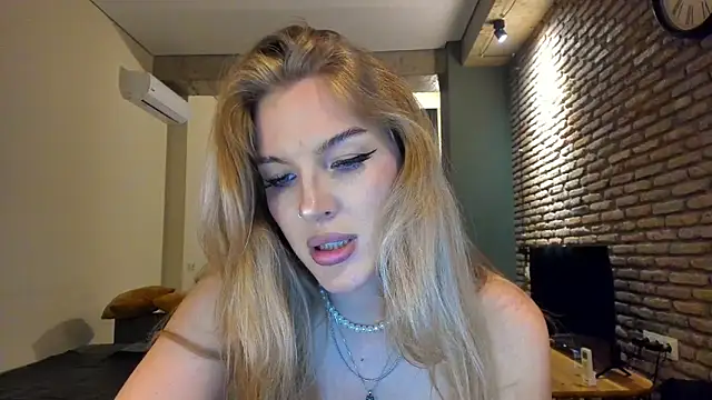 fifteenpoem's Live XXX Chat