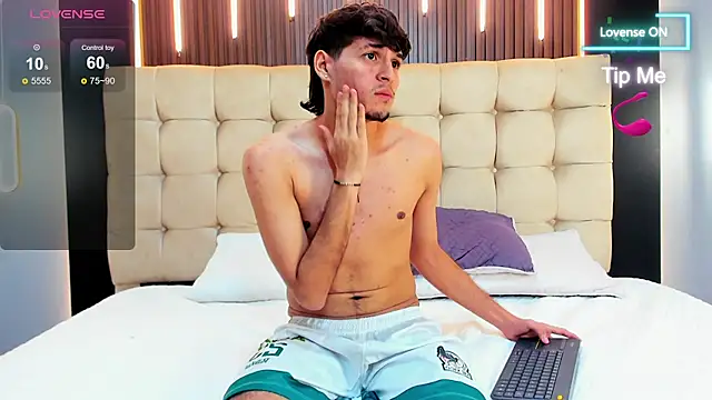 Chatroom XXX en direct de Zack23__