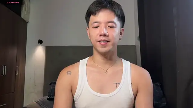 Addictiveboi 现场XXX聊天