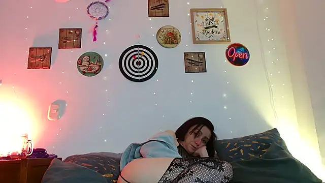 Katicalatinmilf Adlı Modelin Canlı XXX Sohbeti