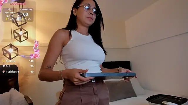 Lucia_Brown_'s Live XXX Chat