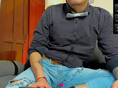 Leo_Hunt_ Live XXX Chat