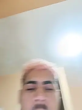 XXX chat uživo modela LucaColmal