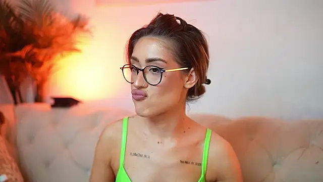 AileenKiss Chat XXX live