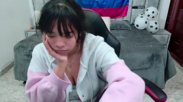 laureentt_'s Live XXX Chat