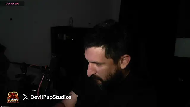 DevilPup75_ élő XXX-chatje