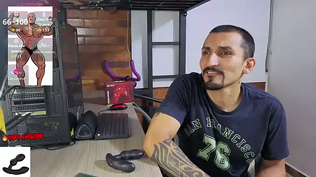 Marck_Muscle élő XXX-chatje