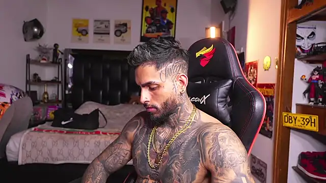 Show modela logan_hugh8 na web-kameri