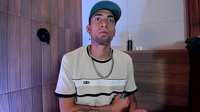 Chatroom XXX en direct de DrakeNeumann
