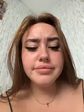 KiraSunshine Adlı Modelin Canlı XXX Sohbeti