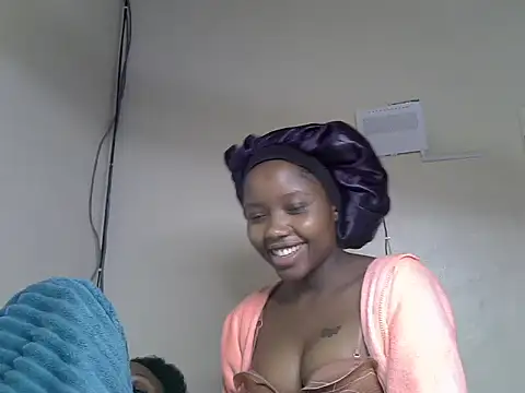 Chatroom XXX en direct de Pretty_kitty48