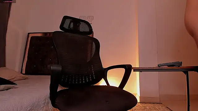 XXX chat uživo modela Donathoo1