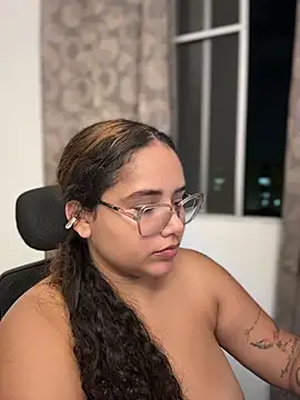 Czat XXX na żywo – CurlyGirl_1