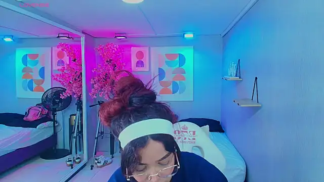 Maggy_t18 即時 XXX 聊天
