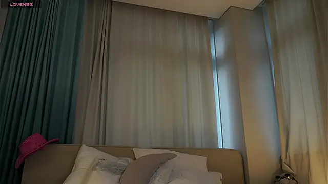 QueenieGitt's Live XXX Chat