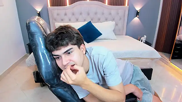Tommy18__ Webcam show