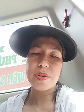 צ'אט XXX בשידור חי של 2HotAsain4u