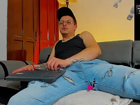 Leo_Hunt_'s Live XXX Chat