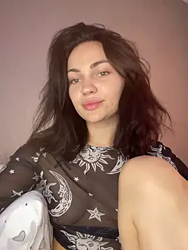 BiteMeSarah live XXX chat