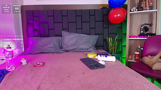 EllenaBoobs_ Adlı Modelin Canlı XXX Sohbeti