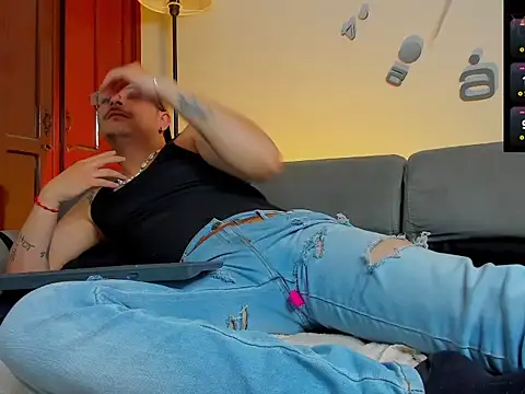 Leo_Hunt_ Live XXX-Chat