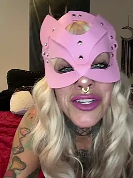 MaskedMamiXXX's Live XXX Chat