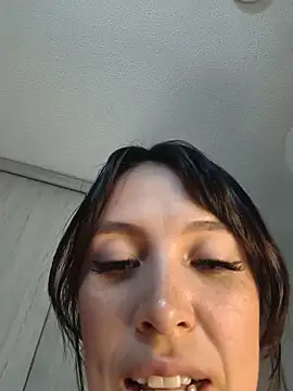 LinaEatCookies 即時 XXX 聊天