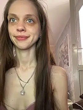 Korolevaaa11's Live XXX Chat