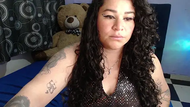 Chat +18 de ANGELIQUE_KLANE ao vivo