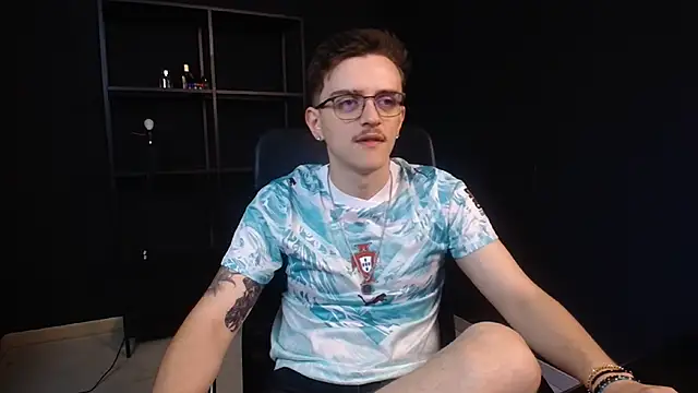 FelixStarkk Show in webcam