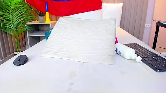 Chat XXX ao vivo de pinktaylor_