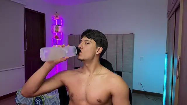 CHRIS_MORGAN1 Live XXX-chat