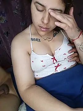 Chat XXX en directo de charlotterosse01