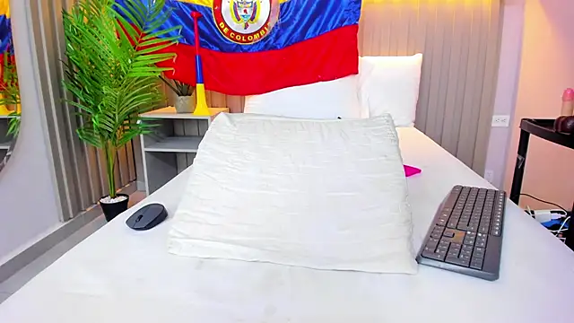 Chat +18 de pinktaylor_ ao vivo