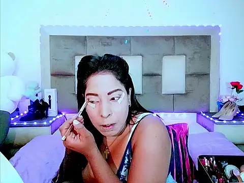 indiantopaz694u 现场XXX聊天