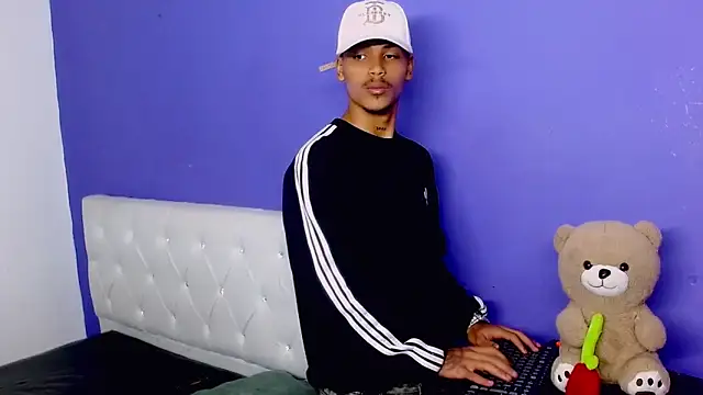 Chat +18 de Angel_foxc13 ao vivo
