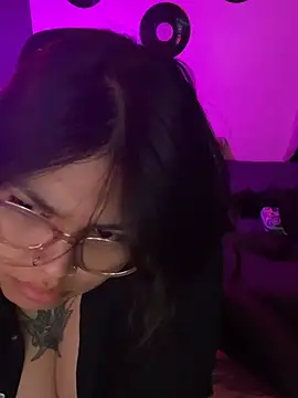 Chat XXX en directo de miacanela_xo