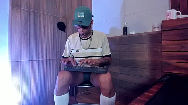 DrakeNeumann's Live XXX Chat