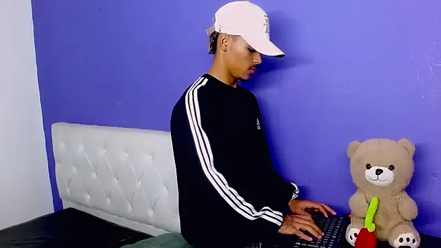 Angel_foxc13のライブXXXチャット