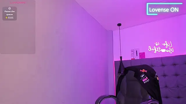 XXX chat uživo modela scarletcherry18