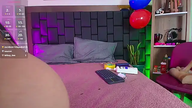 EllenaBoobs_ Chat XXX in diretta