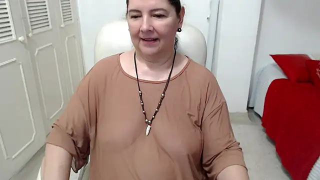 leonela_69 即時 XXX 聊天