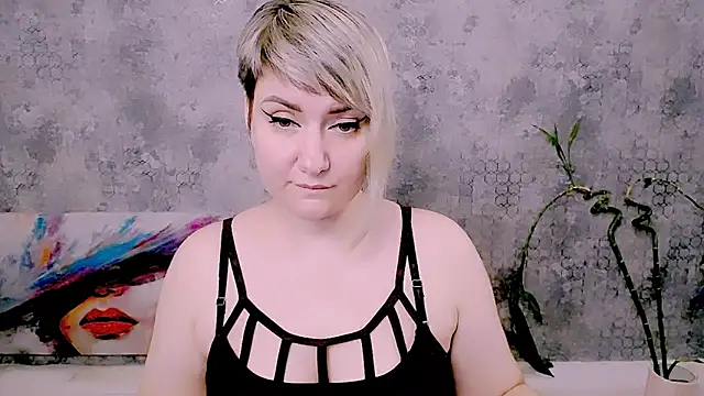 Djullia's Live XXX Chat