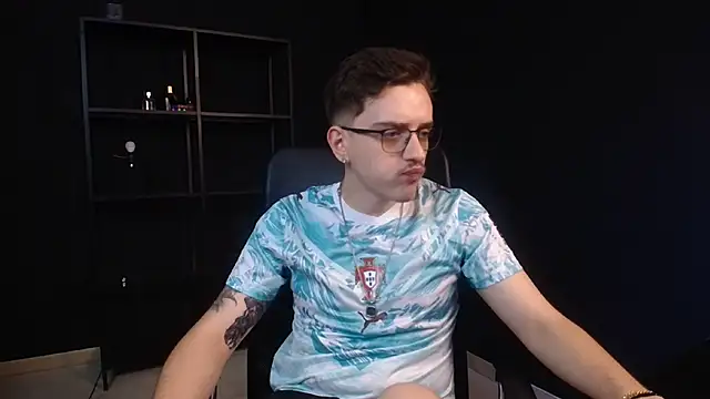 Czat XXX na żywo – FelixStarkk