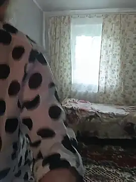 Онлайн чат XXX MilashkaCutie50