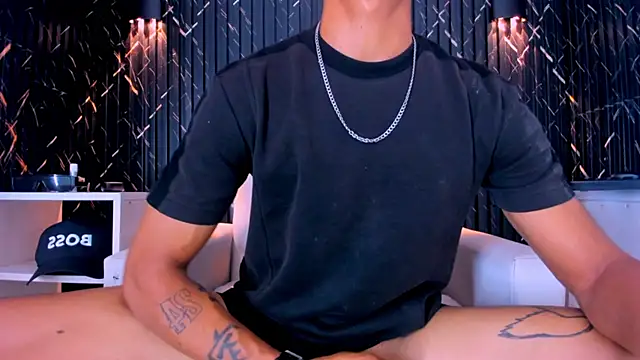 Gregory_Sforza Adlı Modelin Canlı XXX Sohbeti